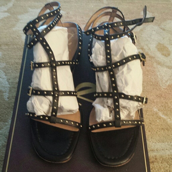 VINCE CAMUTO Black Studded Sandals - Picture 2 of 3